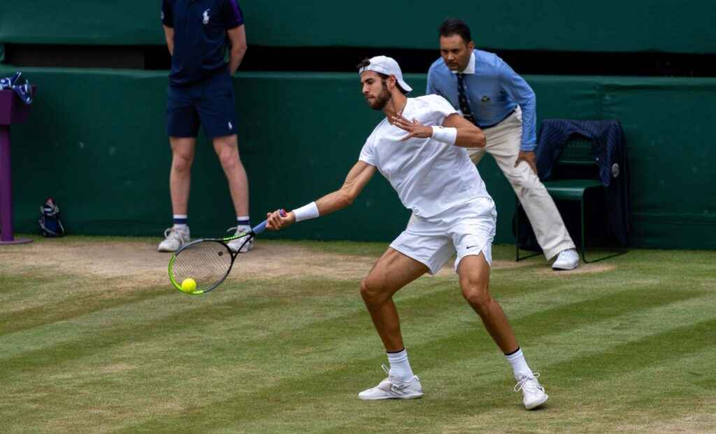 Holding a Western Forehand Grip