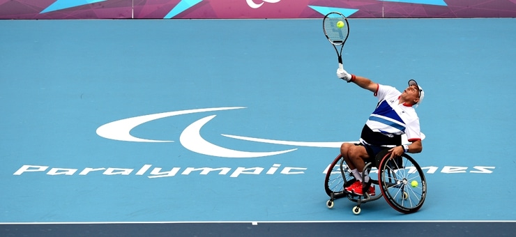 wheelchair tennis player