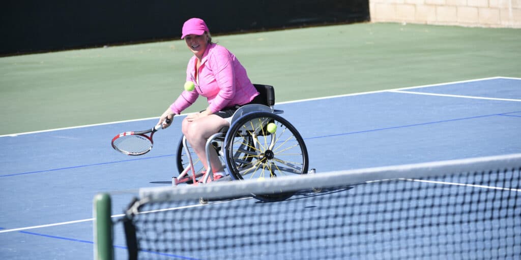 women wheelchair tennis player